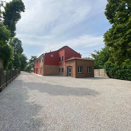 Ca Rossa بيت ضيافة